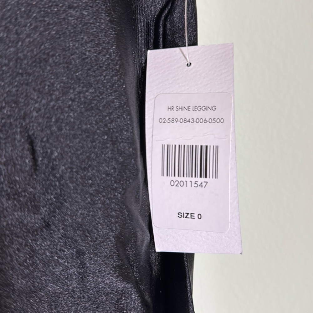 Fashion to Figure high rise shiny leggings size 0 - Picture 3 of 6